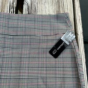 ✏️ NWT | SOHO Grey, black, pink plaid PENCIL SKIRT | Perfect stretch. | LARGE.